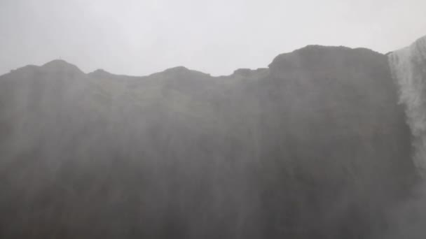 Skogafoss Padá Islandu Video Panning Zleva Doprava Dně Vodopádů Zpomaleném — Stock video