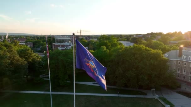 Pennsylvania State Usa America Flag Inglês Órbita Aérea Estabelecendo Tiro — Vídeo de Stock