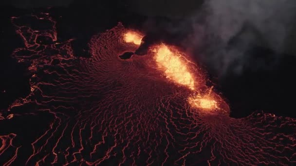 Вулкан Фаградальс Исландия Воздушный Обзор Извержения Вулканической Лавы Ночью Выстрел — стоковое видео