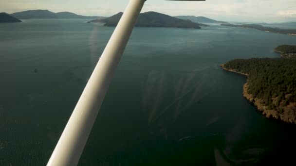 Small Jet Plane Flying San Juan Islands Washington State Usa — Stock video