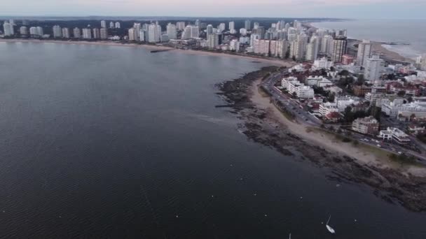 Vista Aérea Playa Horizonte Ciudad Punta Del Este Uruguay Durante — Vídeo de stock