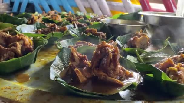 Nahaufnahme Von Hammelcurry Serviert Sal Blättern Lokalen Dhaba Jharkhand — Stockvideo