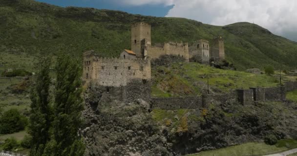 Estructura Monumental Fortaleza Khertvisi Las Montañas Rocosas Aspindza Georgia Disparo — Vídeos de Stock