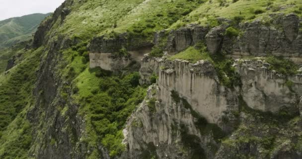 Kaya Surat Dağları Gürcistan Khertvisi Kalesi Yakınlarındaki Kura Nehri Üzerinde — Stok video
