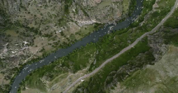 Rivier Stroom Van Kura Stroomt Diepe Kloven Van Tmogvi Fort — Stockvideo