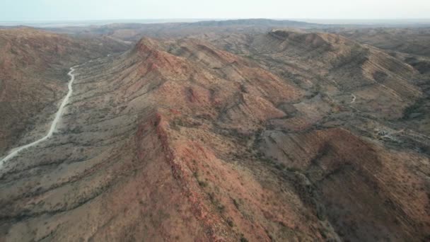 Aerial High View Australian Mountain Landscape Arkaroola Village Rugged Terrain — Stock Video