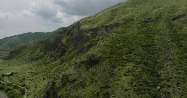 Grüne Berge Des Kaukasus Dorf Chertvisi Gemeinde Aspindza Südgeorgien Luftaufnahme — Stockvideo