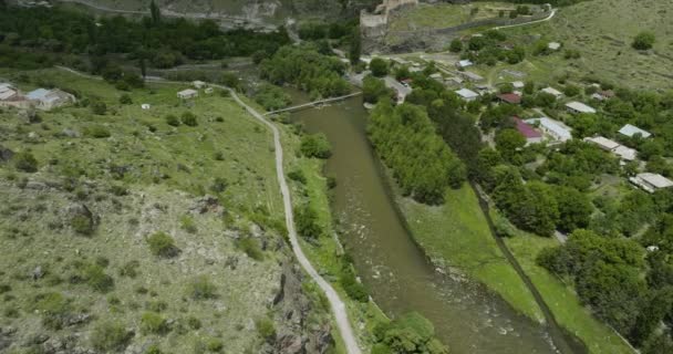 Aguas Que Fluyen Del Río Paravani Cerca Khertvisi Georgia Dron — Vídeos de Stock