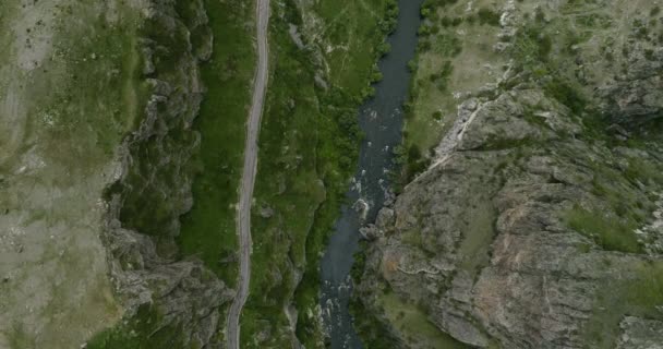 Blick Von Oben Auf Den Fluss Mtkvari Der Steilen Schluchten — Stockvideo