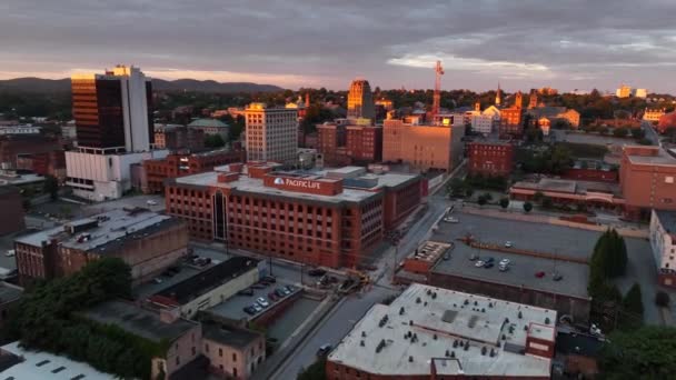 Downtown Lynchburg Virginia Sunrise Golden Hour Light View Drone Aerial — Stok Video