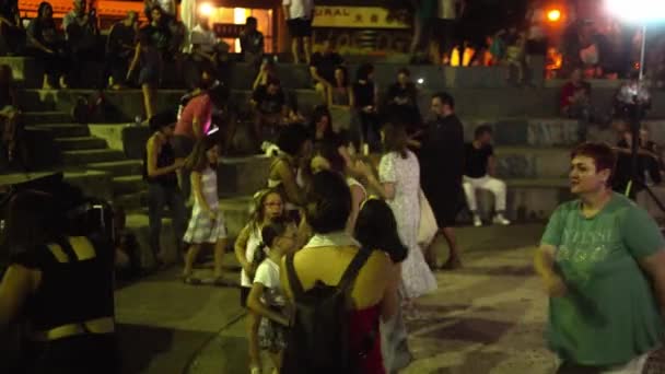 Ludzie Tańczący Koncercie Festiwalowym Atenach Grecja — Wideo stockowe