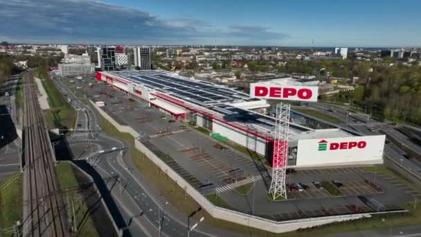 Luchtfoto Van Depo Shopping Mall Met Zonnepanelen Het Dak Tallinn — Stockvideo