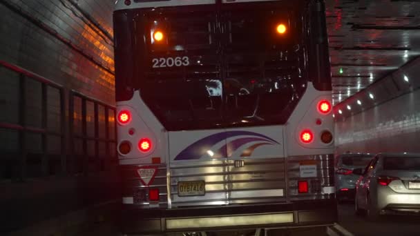 ニュージャージー トランジットの公共バス リンカーントンネルでの交通の遅い流れ — ストック動画