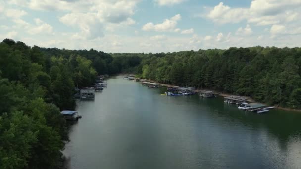 Omvänd Avslöja Lake Lanier Och Område Cumming Georgia — Stockvideo