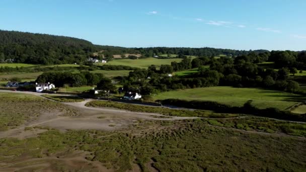 Flygfoto Över Traeth Coch Pentraeth Walesisk Landsbygd Myrmark Landskap Jordbruk — Stockvideo