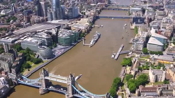 Tower Bridge Londyn City Hall London Bridge Station Panning River — Wideo stockowe