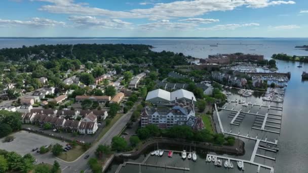 Rijke Huiseigenaren Stamford Connecticut Stamford Jachthaven Jachtclub Luchtfoto Zomer — Stockvideo