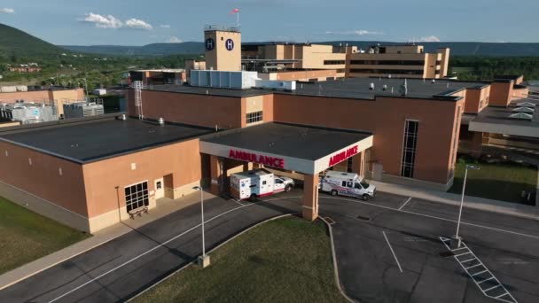 Entrée Ambulance Hôpital Avec Intervenants Urgence Aérien Symbole Hôpital Héliport — Video