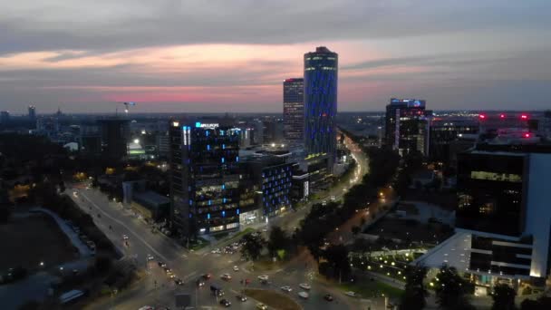 都市スカイラインオフィスビル地区航空ビュー ブカレスト ルーマニア — ストック動画
