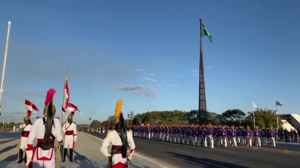 Straże Palacio Planalto Czekają Przybycie Prezydenta Brazylii — Wideo stockowe