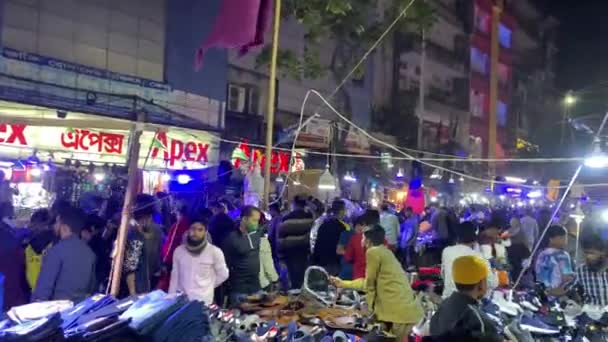 Night Open Air Shoe Market Crowded People Urban City Panning — Stock Video