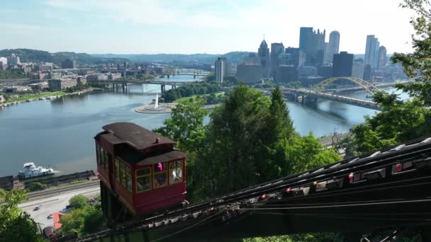 Duquesne Incline Auto Centrum Pittsburgh City Panorama Filmová Anténa Vytváří — Stock video