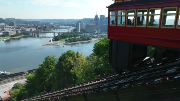 Tourists Enjoy Scenic View Pittsburgh City Skyline Incline Duquesne Provides — Stock Video