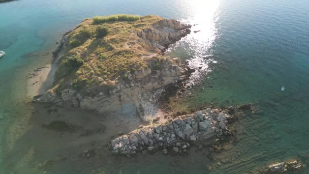Imágenes Aéreas Aviones Tripulados Una Pequeña Isla Croacia Tranquilo Mar — Vídeo de stock