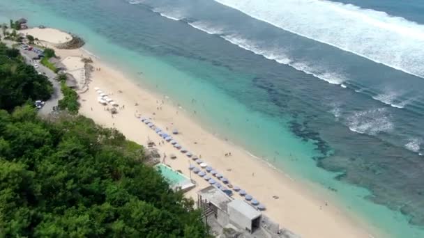 Dal Bordo Della Collina Uluwatu Bali Melasti Beach Visibile Insieme — Video Stock