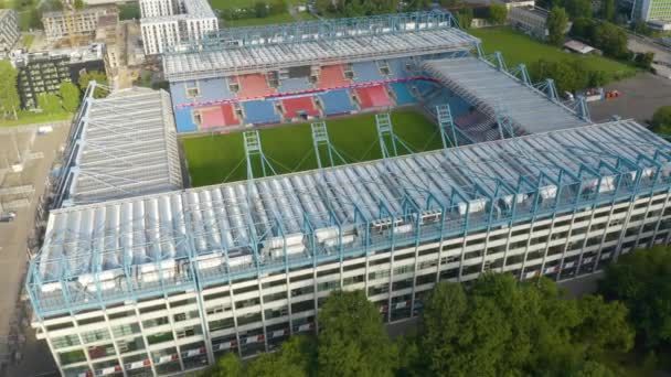 Drone Pullback Revela Estádio Futebol Wisla Cracóvia — Vídeo de Stock