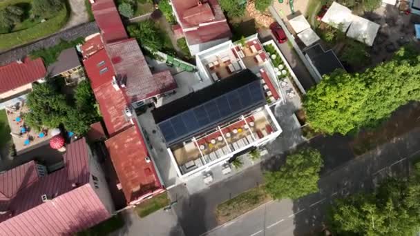 Imágenes Drones Volando Sobre Paneles Solares Techo Edificio Moderno Prnu — Vídeos de Stock