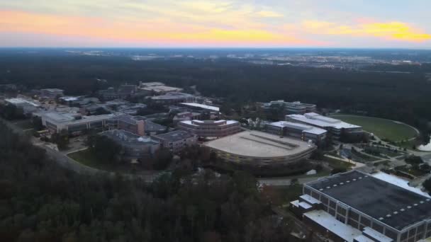 Universidade Norte Flórida Campus Completo Crepúsculo Aéreo — Vídeo de Stock