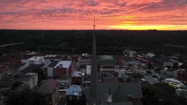 Iglesia Campanario Centro Virginia Ciudad Amanecer Hermosa Antena América Colorido — Vídeo de stock