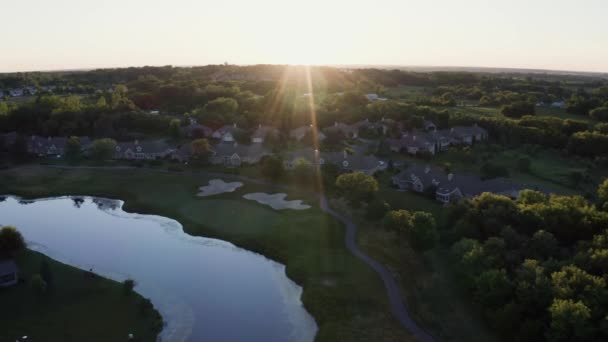 Golf Sahasının Üstünde Güzel Bir Hava Atışı Tuzağı Altın Saat — Stok video
