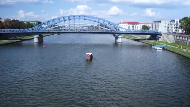 Rejs Statkiem Rzeka Wisła Kierunku Mostu Józefa Piłsudskiego Krakowie Dron — Wideo stockowe