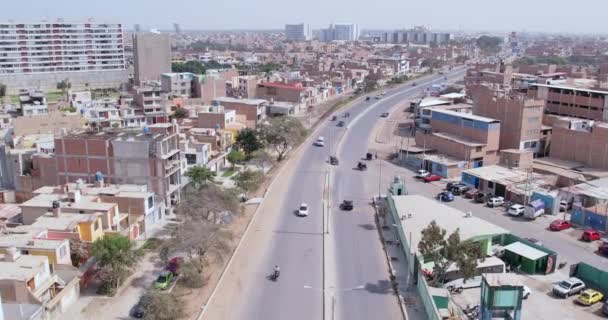 Zbliżenie Dronem Słynnej Peruwiańskiej Autostrady Panamericana Norte Mieście Chiclayo Podczas — Wideo stockowe
