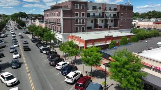 Dunkin Donuts Restaurantes Mcdonalds Main Street Pequeña Ciudad Estados Unidos — Vídeo de stock