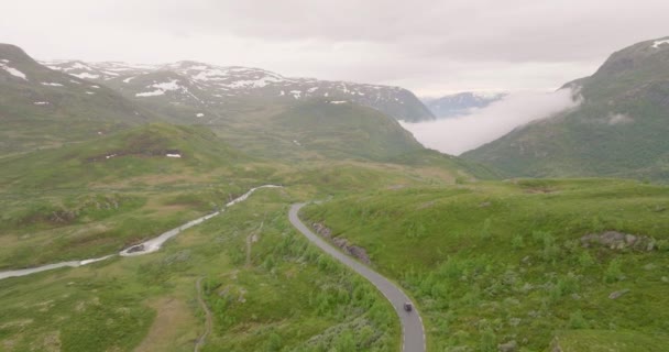 Car Drives Scenic Sognefjellsvegen Norwegian Alpine Landscape Drone — Stock Video