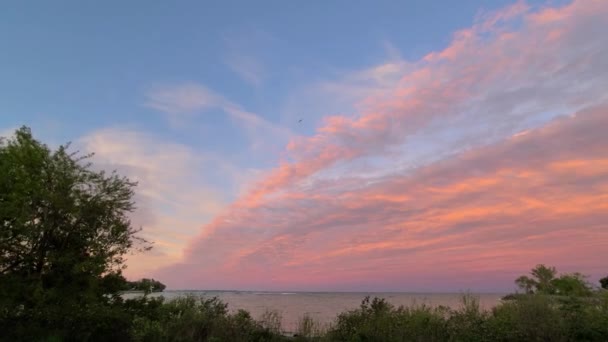 Panoramautsikt Över Vacker Solnedgång Gyllene Timmen Visar Färgglad Himmel Över — Stockvideo