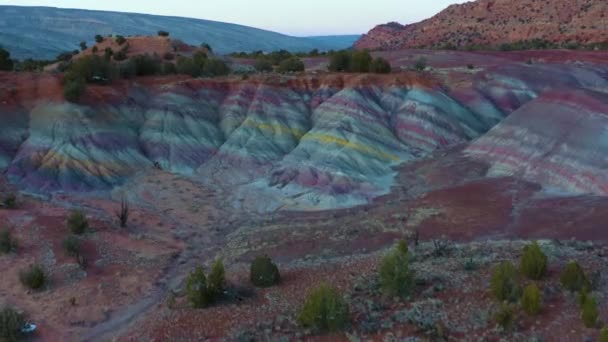 Велетенський Повітряний Дрон Rainbow Valley Вражаючі Барвисті Каньйони Червоної Скелі — стокове відео