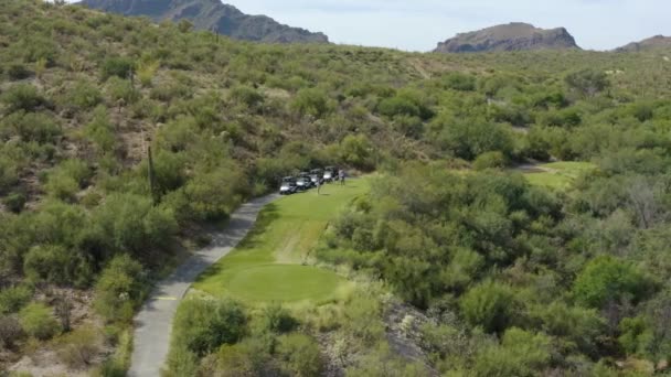 Golfeur Conduisant Une Balle Golf Sur Fairway Desert Cactus Majave — Video