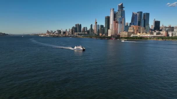Ferry Vervoert Mensen Hudson River Van Midtown Manhattan Naar New — Stockvideo
