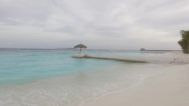 Drone Colpo Rottura Onde Alle Maldive Riva Del Mare Full — Video Stock