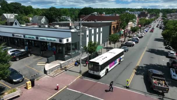 Transit Bus Guida Attraverso Città Englewood New Jersey Vista Aerea — Video Stock