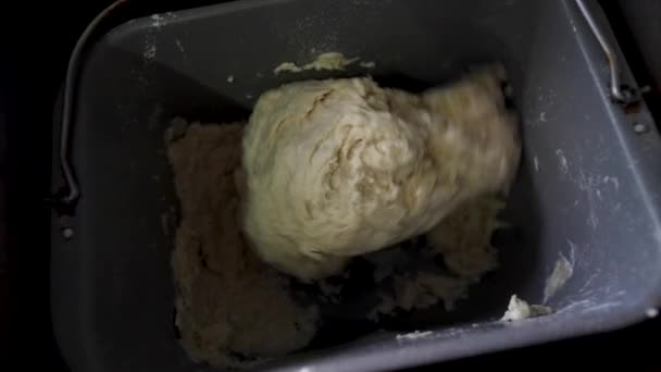 Chleb Maszyna Miesza Składniki Ciasta Patelni Urządzenia Gospodarstwa Domowego Kuchnia — Wideo stockowe
