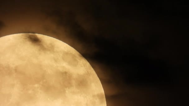 Super Moon Φαινόμενο Σεληνόφως Εκκαθαρίζονται Μαύρα Σύννεφα Νύχτα — Αρχείο Βίντεο