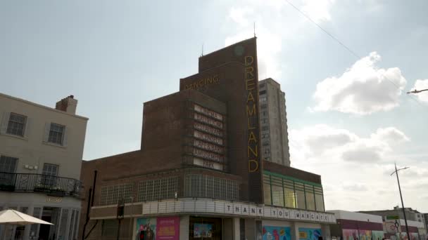 Regardant Cinéma Dreamland Listé Année Margate Jour Ensoleillé — Video