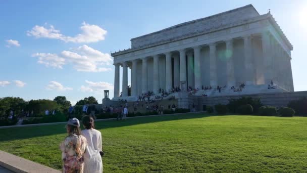 Lincoln Memorial Gyllene Timmen Ljus Resenärer Njuta Bästa Turistattraktion Washington — Stockvideo