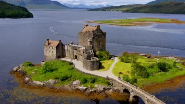 Skotský Středověký Hrad Eilean Donan Pananténní Snímek — Stock video