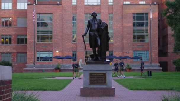 Campus Universitario George Washington University Estatua Del Fundador Gwu — Vídeos de Stock